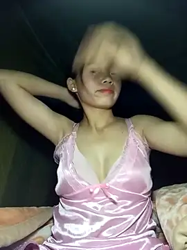 derylove  online show from February 3, 2026, 3:39 pm