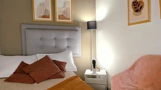 Snapshot of SalomeStorm_ chatting on March 3, 2026, 2:56 pm SalomeStorm online show from March 3, 2026, 2:56 pm