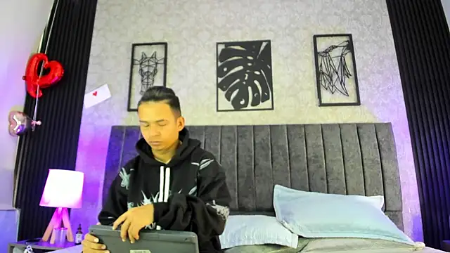 Snapshot of bliinkii_and_luka_ chatting on March 17, 2026, 1:14 pm bliinkii and luka online show from March 17, 2026, 1:14 pm