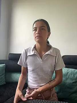 Snapshot of bliinkii_and_luka_ chatting on April 6, 2026, 12:28 pm bliinkii and luka online show from April 6, 2026, 12:28 pm