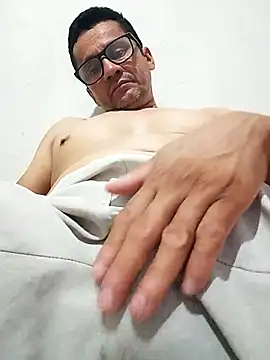 dilduarte26 online show from February 5, 2026, 1:43 am