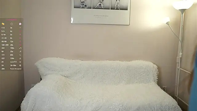 LoraLynn online show from February 11, 2026, 2:55 pm