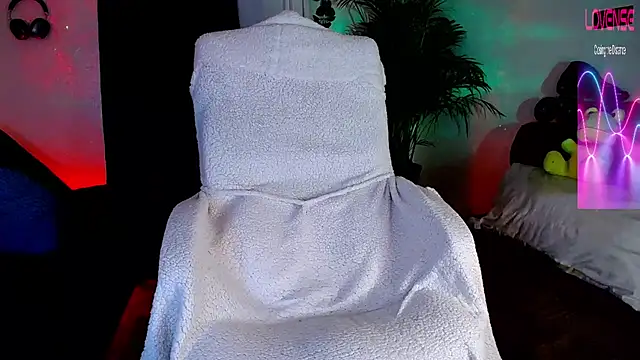 tiancam online show from May 27, 2026, 12:51 am