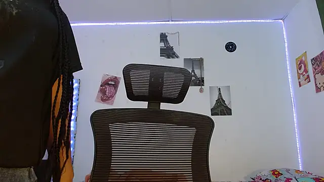 Snapshot of Lolitaa__VIP chatting on February 16, 2026, 8:38 pm Lolitaa VIP online show from February 16, 2026, 8:38 pm