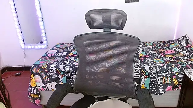 Snapshot of Lolitaa__VIP chatting on February 20, 2026, 7:58 pm Lolitaa VIP online show from February 20, 2026, 7:58 pm