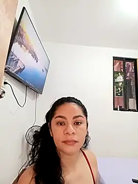 Snapshot of luna_pinky chatting on April 9, 2026, 3:39 pm luna pinky online show from April 9, 2026, 3:39 pm