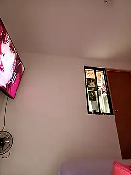 Snapshot of luna_pinky chatting on April 10, 2026, 4:12 pm luna pinky online show from April 10, 2026, 4:12 pm