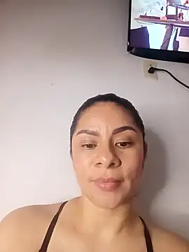 Snapshot of luna_pinky chatting on April 15, 2026, 8:09 pm luna pinky online show from April 15, 2026, 8:09 pm