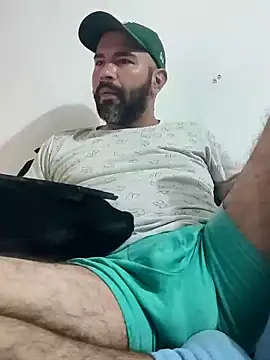 Snapshot of hairyandbigmann chatting on February 5, 2026, 2:27 am hairyandbigmann online show from February 5, 2026, 2:27 am