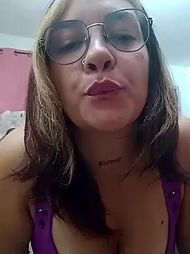 Snapshot of kuramaqueen chatting on March 6, 2026, 7:49 am kuramaqueen online show from March 6, 2026, 7:49 am