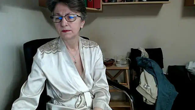 katemodel online show from November 20, 2025, 7:41 am