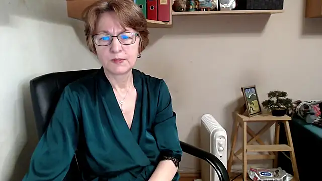 katemodel online show from February 4, 2026, 7:14 am