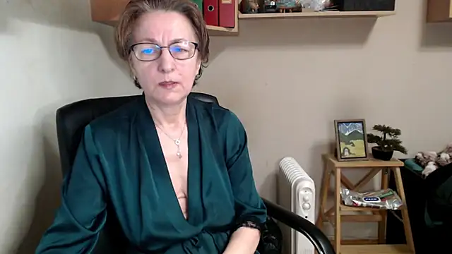 katemodel online show from March 4, 2026, 7:36 am