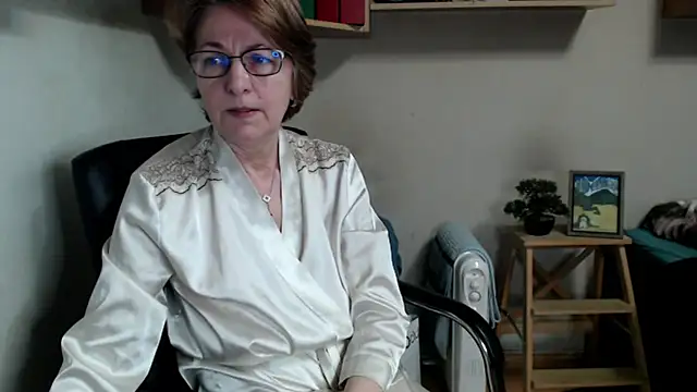 katemodel online show from March 31, 2026, 7:20 am