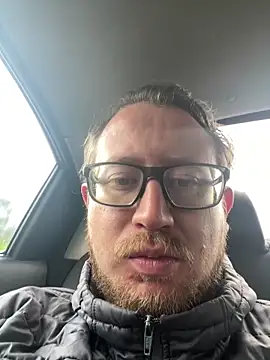 Ecuhot8976 online show from February 1, 2026, 10:19 pm