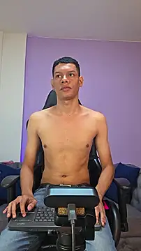 Snapshot of milo_cruz_ chatting on July 23, 2026, 1:09 pm milo cruz online show from July 23, 2026, 1:09 pm