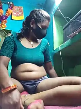Snapshot of Chanchal_pande chatting on May 4, 2026, 10:28 pm Chanchal pande online show from May 4, 2026, 10:28 pm
