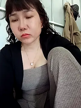 Ana-love2026 online show from April 14, 2026, 12:38 am