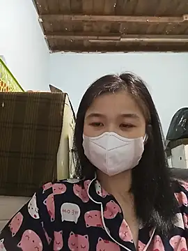 Snapshot of Daisy-lusia2026 chatting on May 15, 2026, 2:24 pm Daisy-lusia2026 online show from May 15, 2026, 2:24 pm