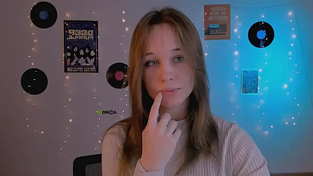 Snapshot of eira_mouse chatting on February 20, 2026, 9:43 am eira mouse online show from February 20, 2026, 9:43 am