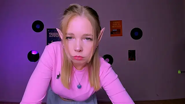 Snapshot of eira_mouse chatting on April 20, 2026, 8:39 am eira mouse online show from April 20, 2026, 8:39 am