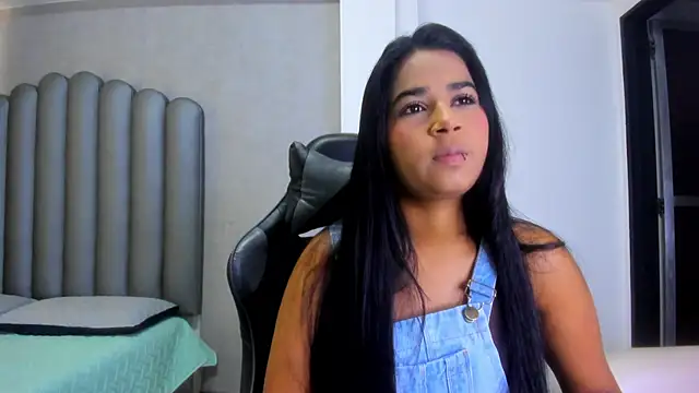 Snapshot of Shirleytaylor- chatting on February 23, 2026, 11:18 am Shirleytaylor- online show from February 23, 2026, 11:18 am