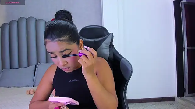 Shirleytaylor- online show from April 16, 2026, 11:44 am