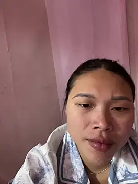 Snapshot of Emxinhka1 chatting on April 10, 2026, 11:59 am Emxinhka1 online show from April 10, 2026, 11:59 am