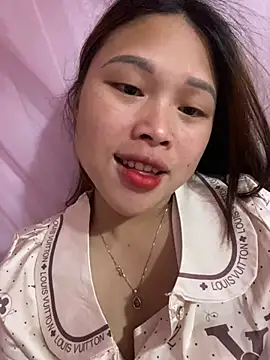 Snapshot of Emxinhka1 chatting on April 19, 2026, 2:49 pm Emxinhka1 online show from April 19, 2026, 2:49 pm