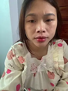 Snapshot of Emxinhka1 chatting on April 23, 2026, 4:14 am Emxinhka1 online show from April 23, 2026, 4:14 am