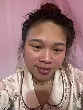 Snapshot of Emxinhka1 chatting on May 5, 2026, 9:06 am Emxinhka1 online show from May 5, 2026, 9:06 am