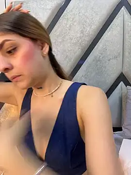 Snapshot of AriaWillssX chatting on February 8, 2026, 8:23 pm AriaWillssX online show from February 8, 2026, 8:23 pm