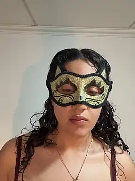 ineesdelreyy online show from April 7, 2026, 8:20 pm