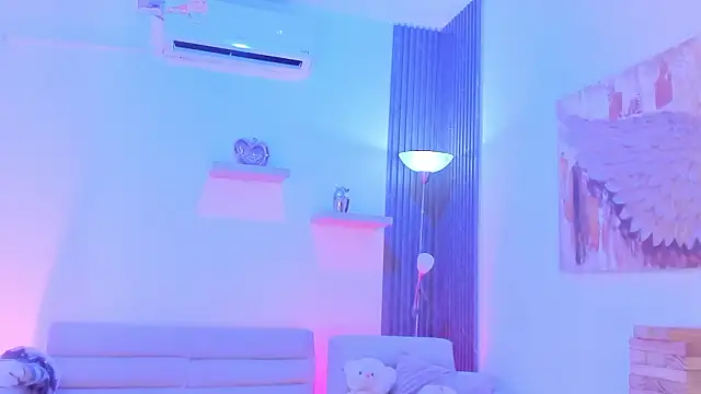 Snapshot of TAHIELA_ chatting on February 10, 2026, 11:03 am TAHIELA online show from February 10, 2026, 11:03 am