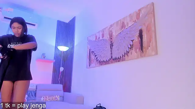 Snapshot of TAHIELA_ chatting on February 12, 2026, 11:05 am TAHIELA online show from February 12, 2026, 11:05 am