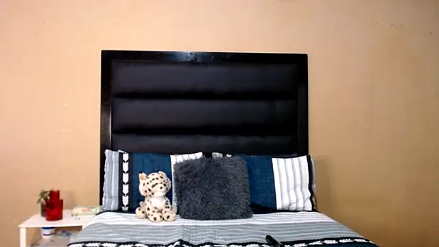 AppleAsss online show from February 21, 2026, 1:01 pm