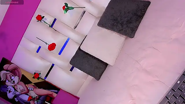 Snapshot of EmmaSweet23 chatting on February 25, 2026, 4:11 am EmmaSweet23 online show from February 25, 2026, 4:11 am