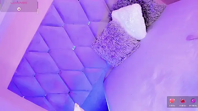 EmmaSweet23 online show from April 4, 2026, 8:17 pm