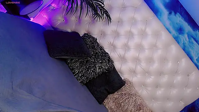 Baby Lumina online show from February 2, 2026, 4:44 am