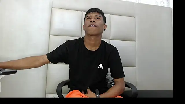 Snapshot of TonnyMarck chatting on February 15, 2026, 2:19 am TonnyMarck online show from February 15, 2026, 2:19 am