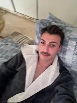 Aliiiix online show from March 18, 2026, 11:57 am