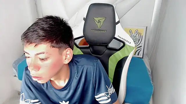 Liarr  online show from February 10, 2026, 7:51 pm