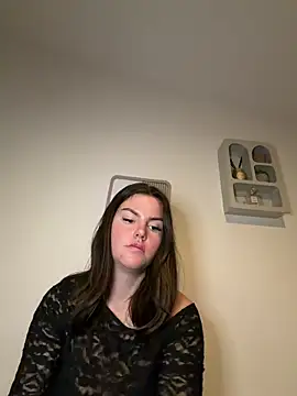 Snapshot of kiaraaaa75 chatting on February 14, 2026, 5:32 pm kiaraaaa75 online show from February 14, 2026, 5:32 pm