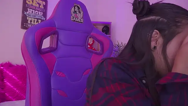 Snapshot of mavi_boo chatting on February 4, 2026, 8:03 pm mavi boo online show from February 4, 2026, 8:03 pm