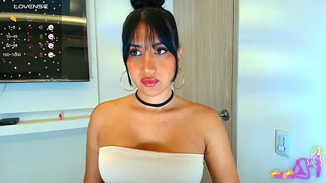 sexysaradoll x online show from April 17, 2026, 10:35 pm