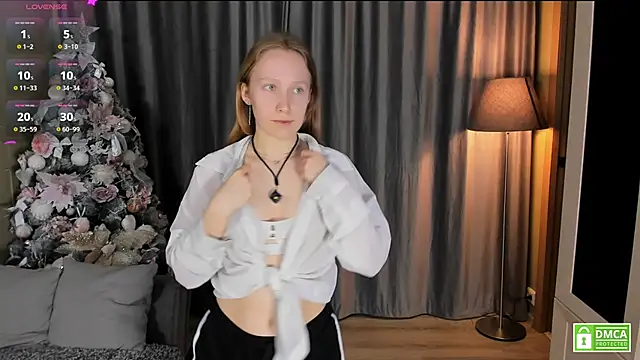 Cutie Ellis online show from April 12, 2026, 4:23 pm