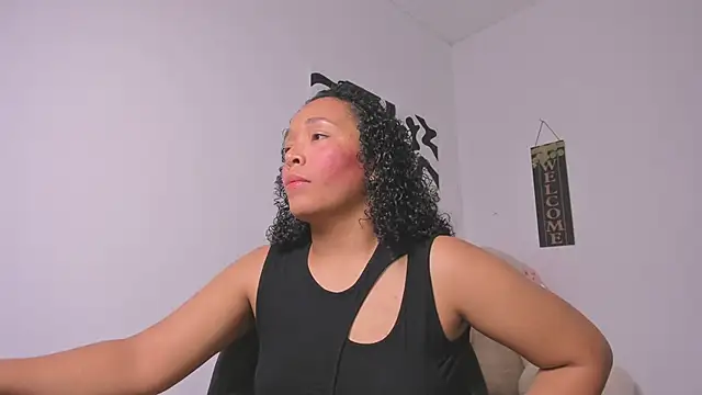 Nia13 online show from April 17, 2026, 4:59 am