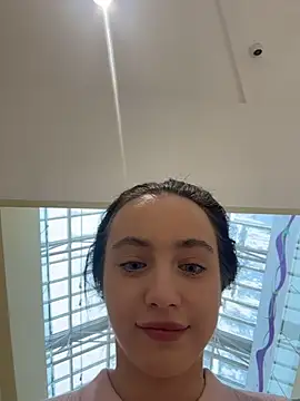 MiaTee online show from February 15, 2026, 7:51 am