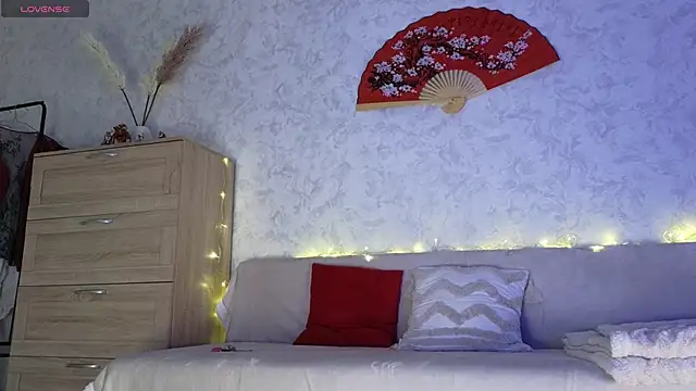 Snapshot of saya_li11 chatting on February 12, 2026, 4:35 pm saya li11 online show from February 12, 2026, 4:35 pm