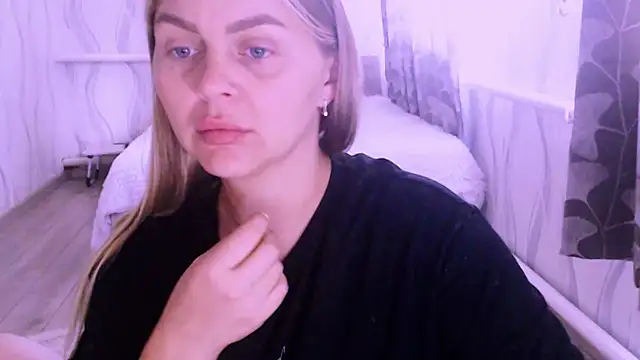 Snapshot of MagicKatarina_ chatting on July 13, 2026, 7:44 am MagicKatarina online show from July 13, 2026, 7:44 am